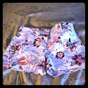 NY&C stretch floral shorts NEVER WORN